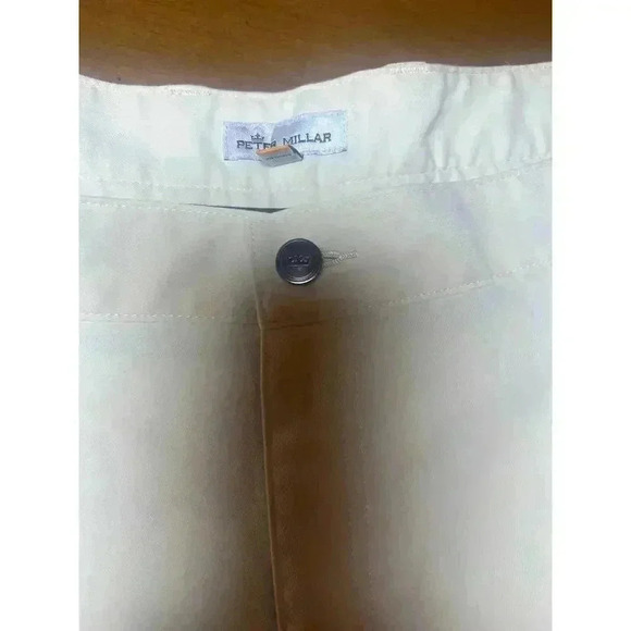 Peter Millar golf shorts in excellent condition size 44/34 - Picture 7 of 7